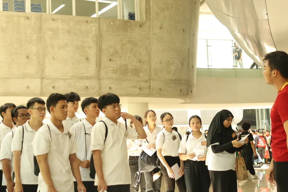Langkah pertama memasuki rangkaian acara.