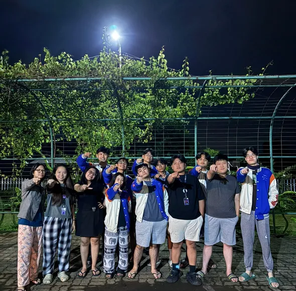Foto bersama HIMSI seusai kegiatan olahraga malam